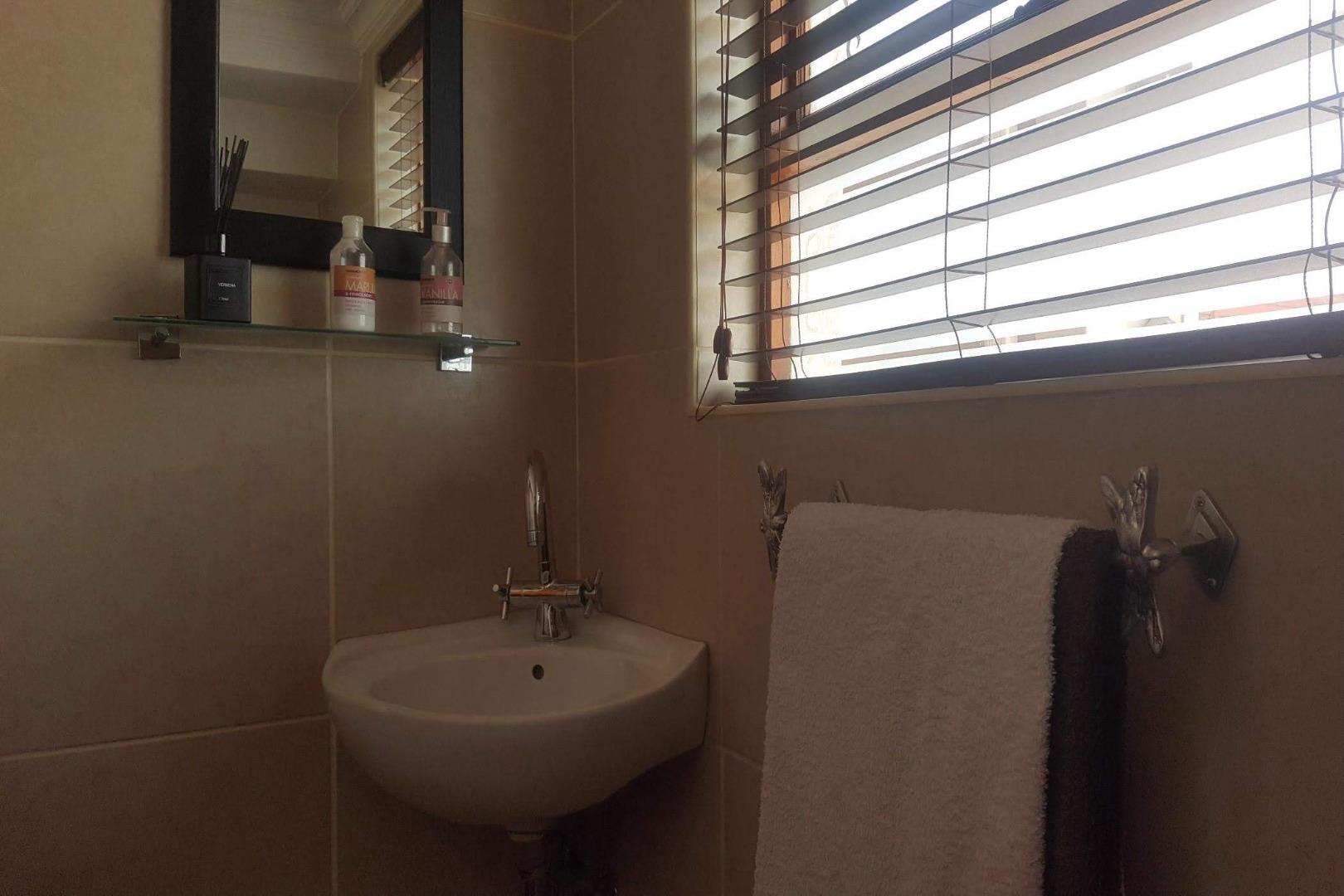 71422_GuestToilet.jpg