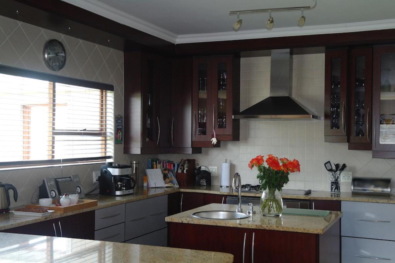 71422_Kitchen1.jpg