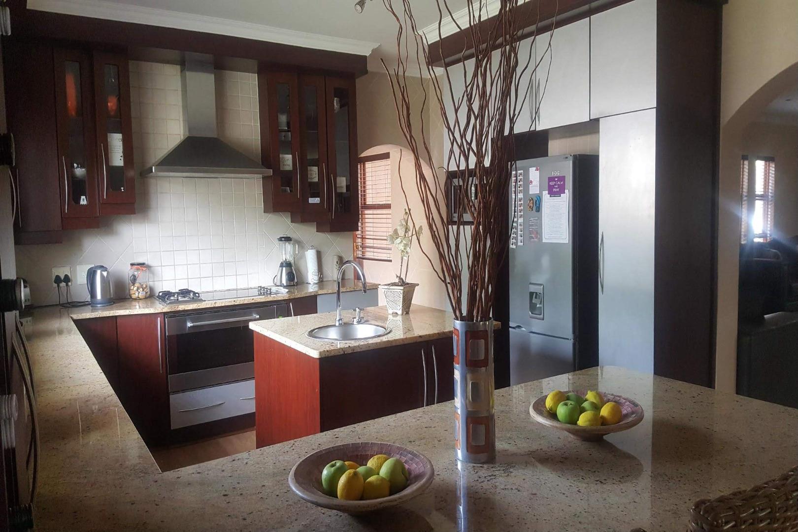 71422_Kitchen2_1.jpg