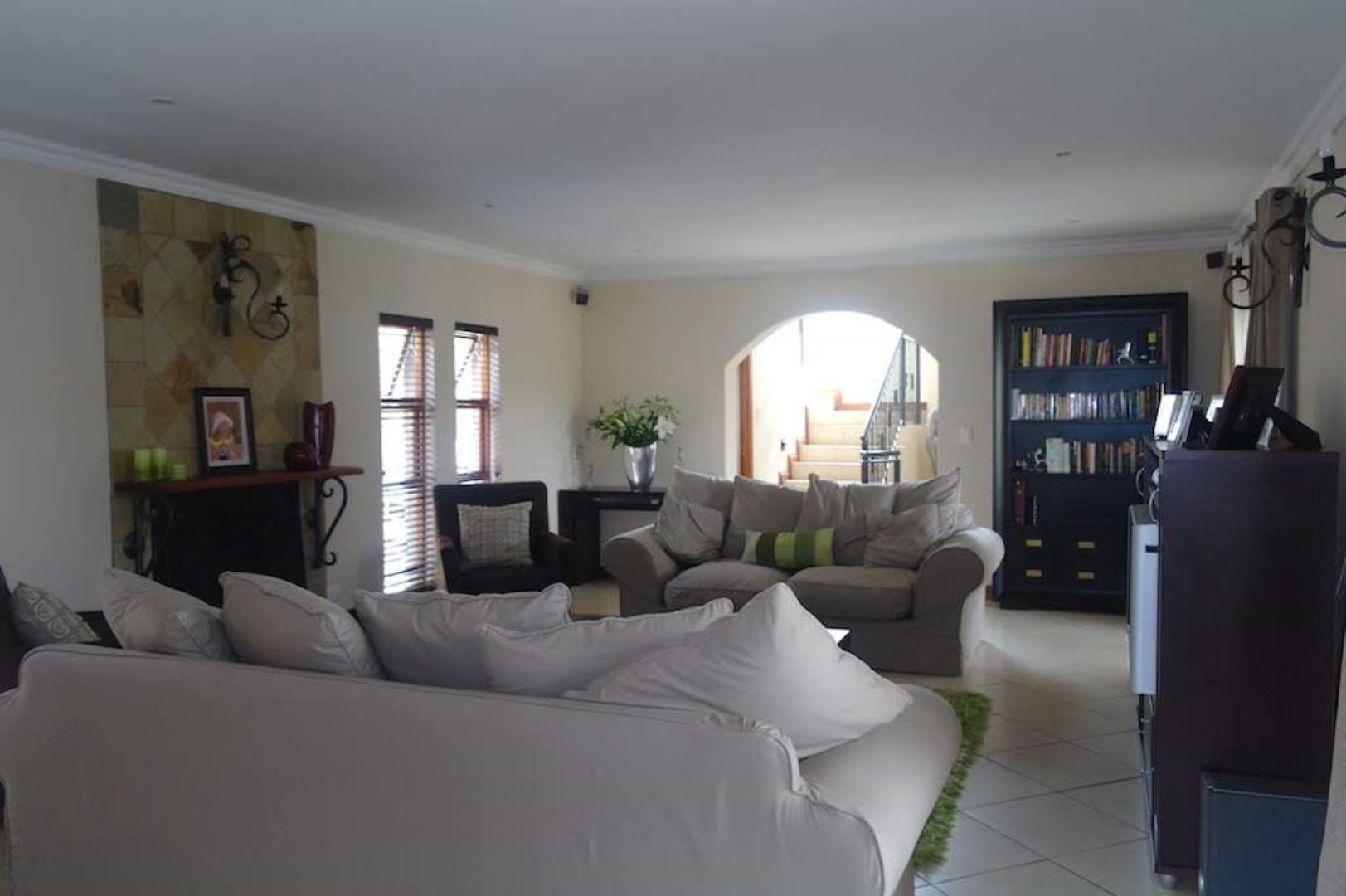 71422_LivingRm.jpg