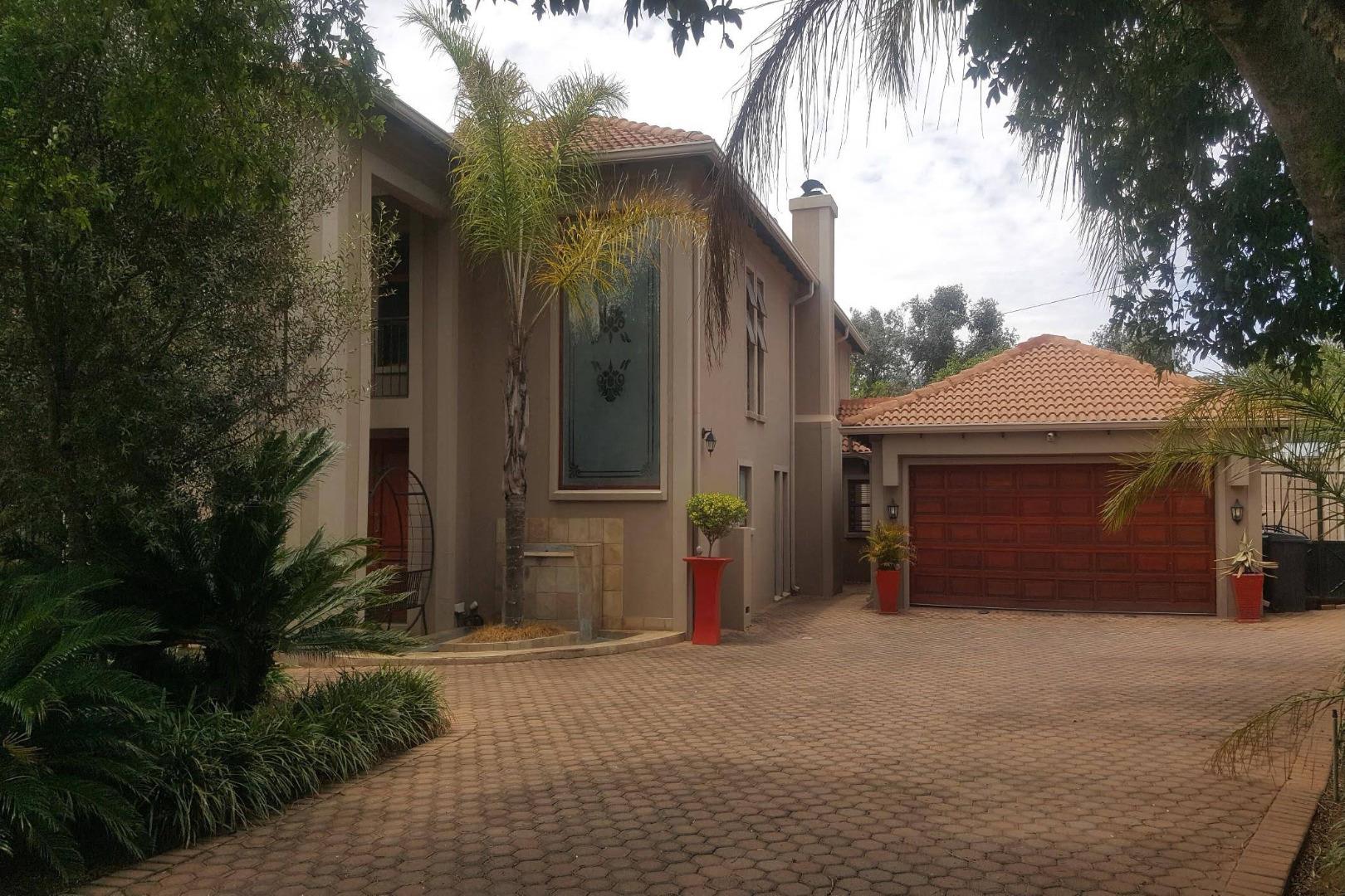 71422_StreetViewGarage.jpg