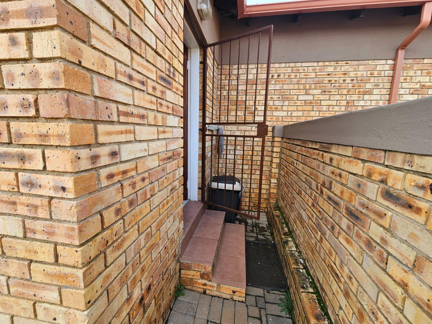 739898_13.jpg