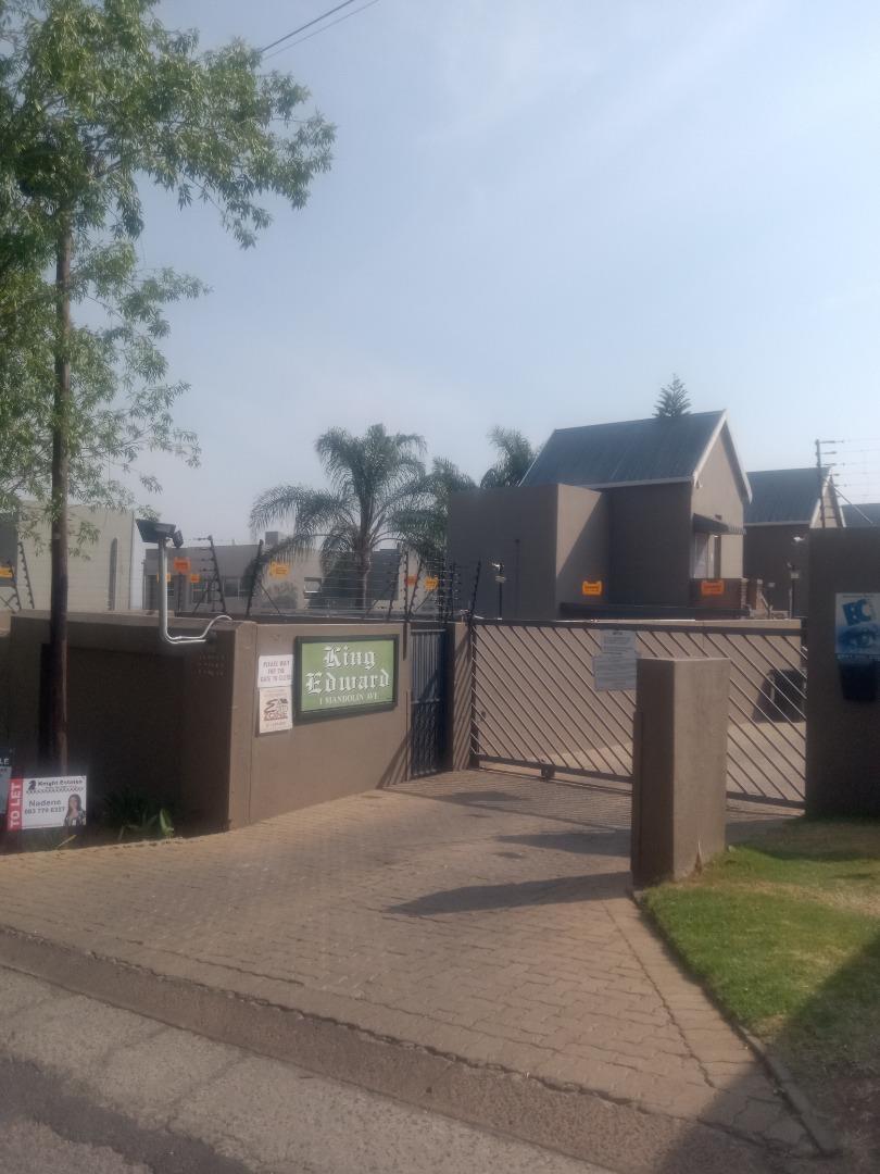 1 Bedroom Townhouse for Sale - Gauteng