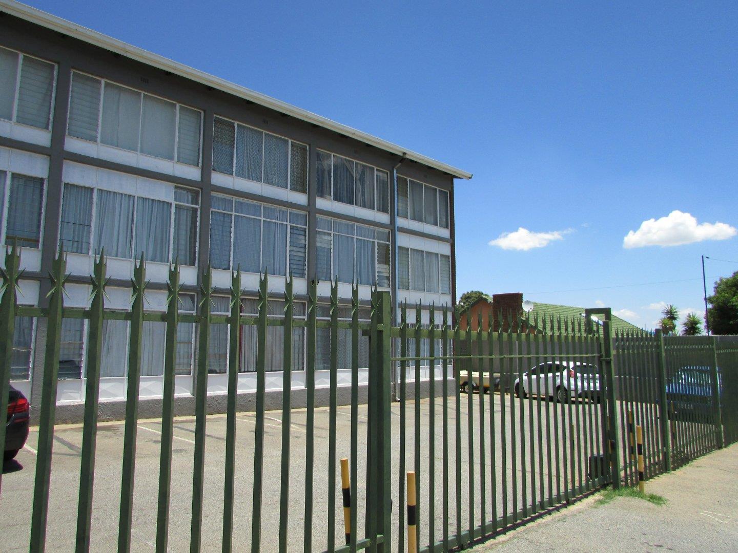 1 Bedroom Apartment for Sale - Gauteng