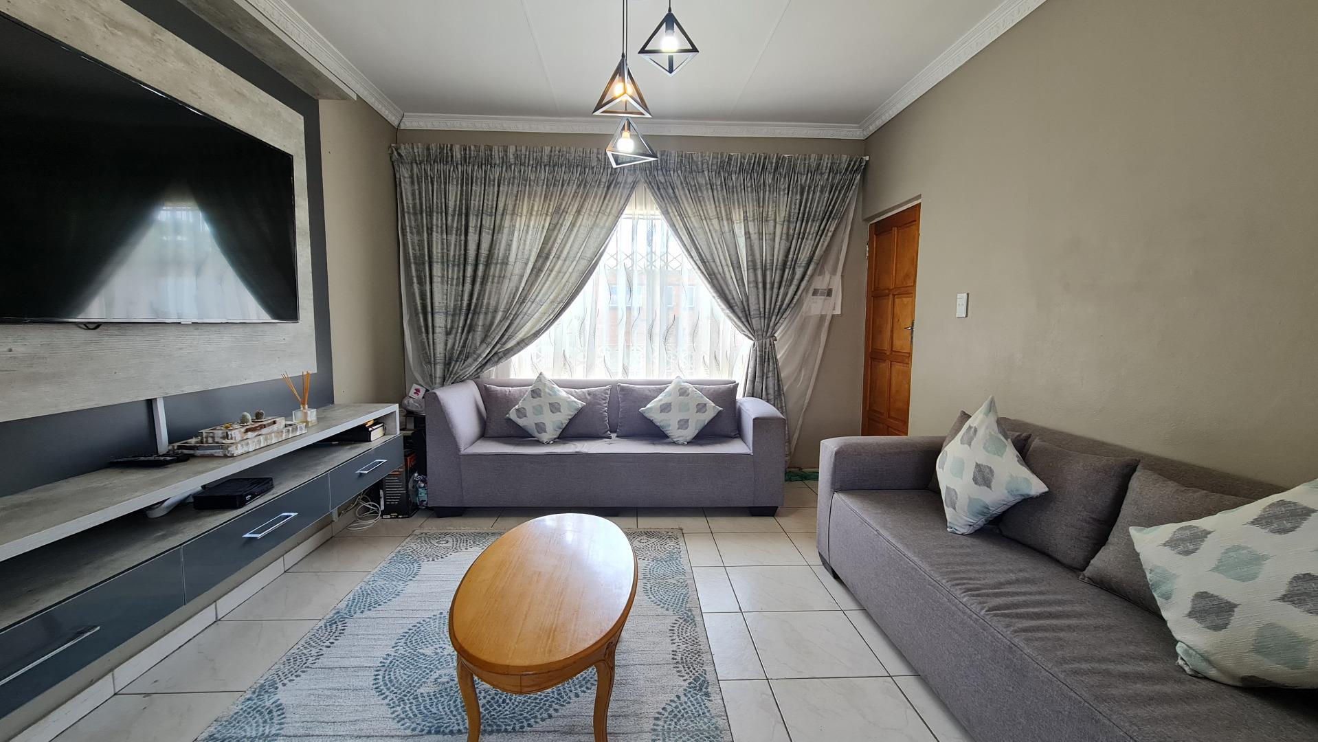 2 Bedroom Apartment for Sale - Gauteng