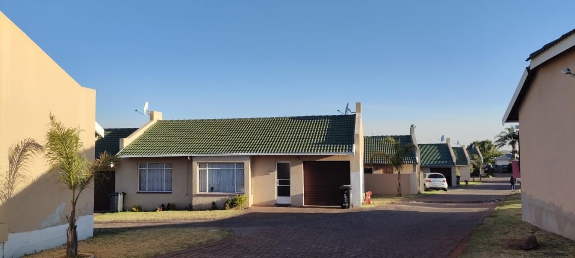 2 Bedroom Townhouse for Sale - Gauteng