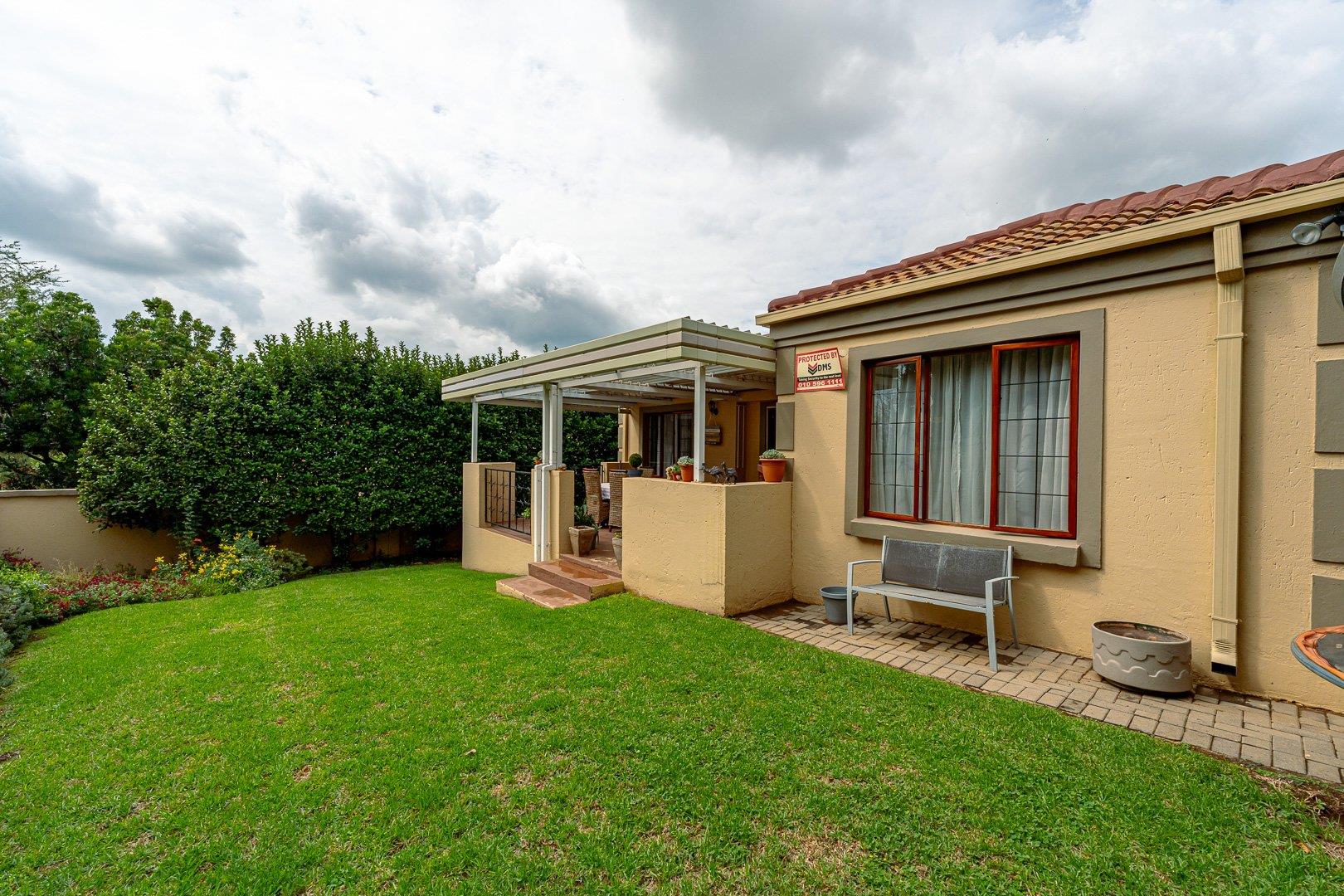 Townhouse for Sale in Featherbrooke Estate, Krugersdorp 710840