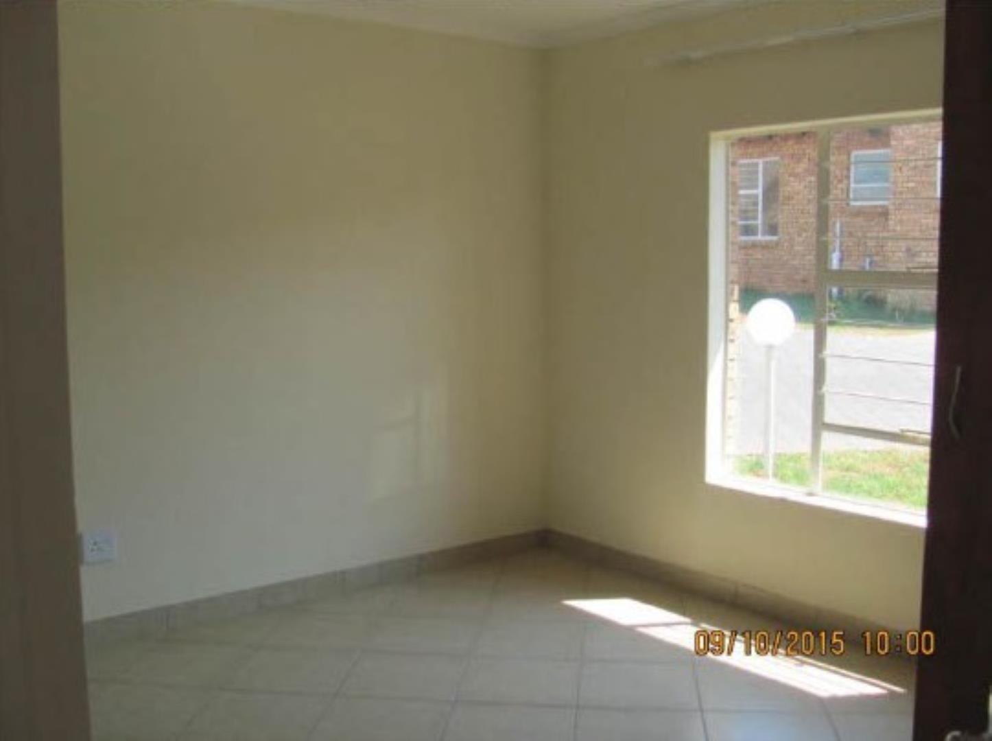 756606_bedroom2.jpg