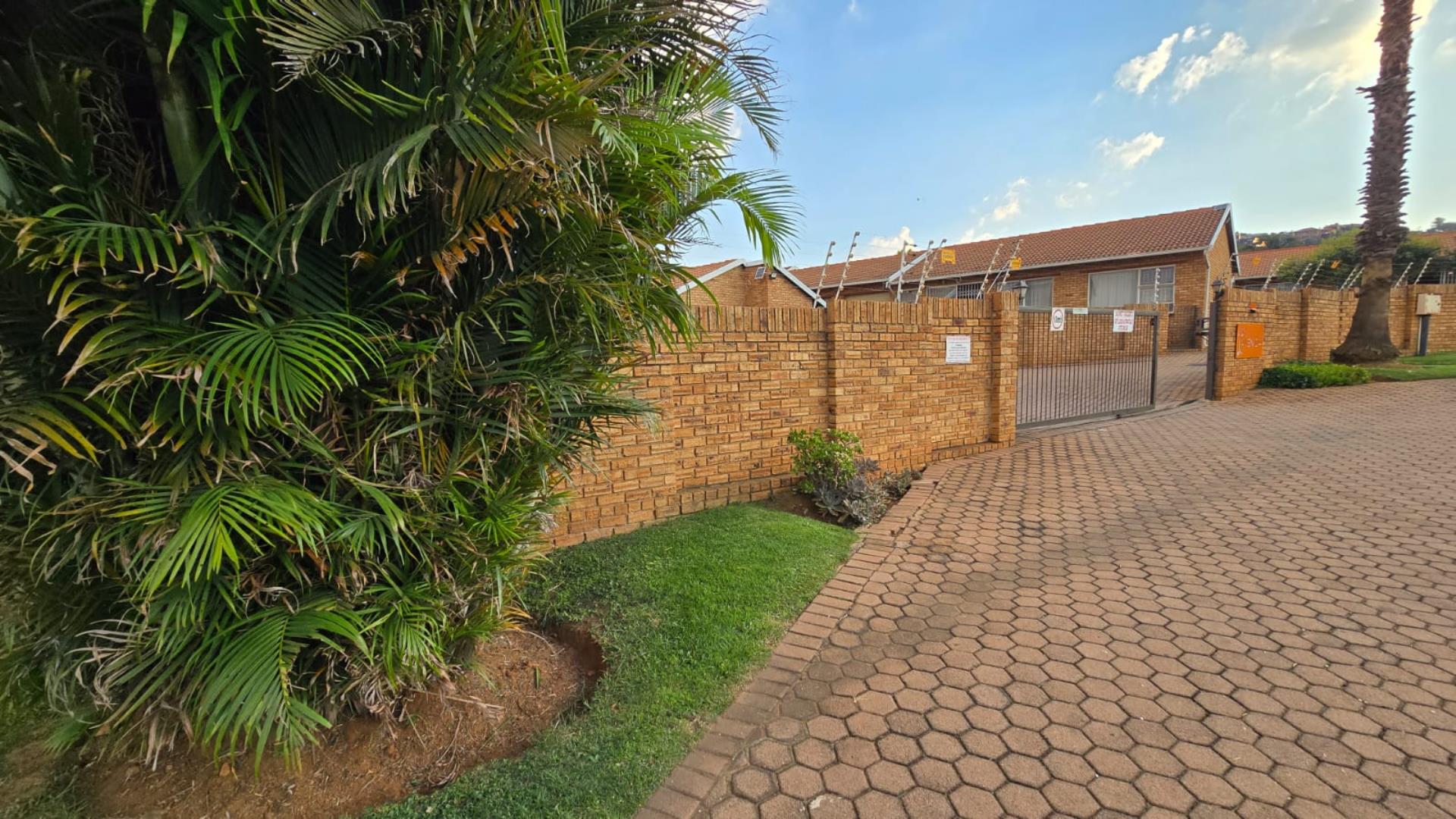 2 Bedroom Townhouse for Sale - Gauteng