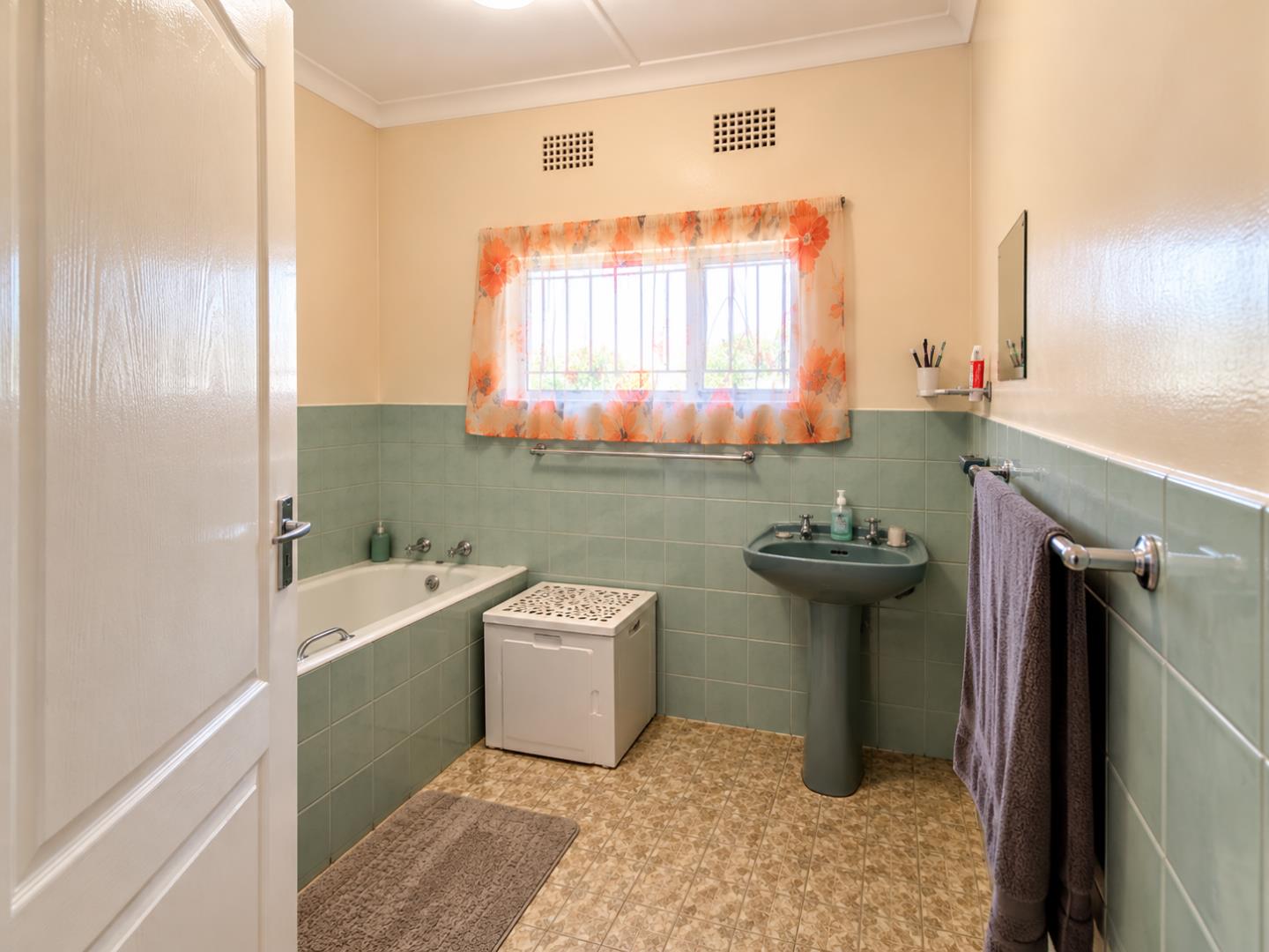 763462_10_bathroom_2.png
