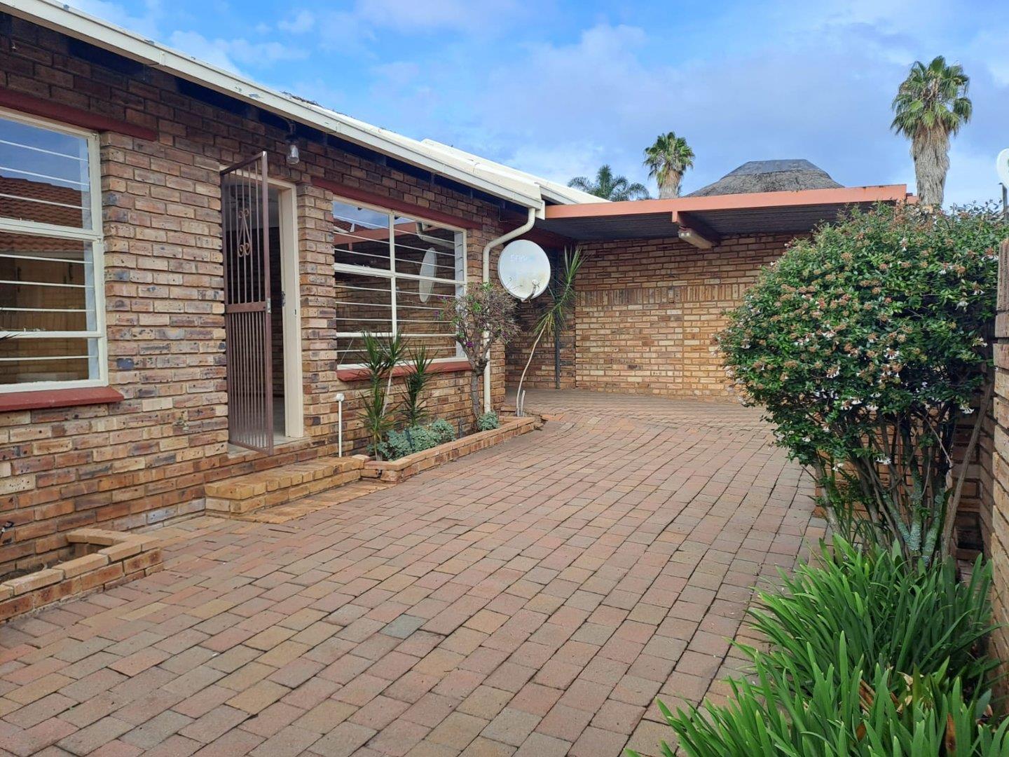 2 Bedroom Townhouse for Sale - Gauteng