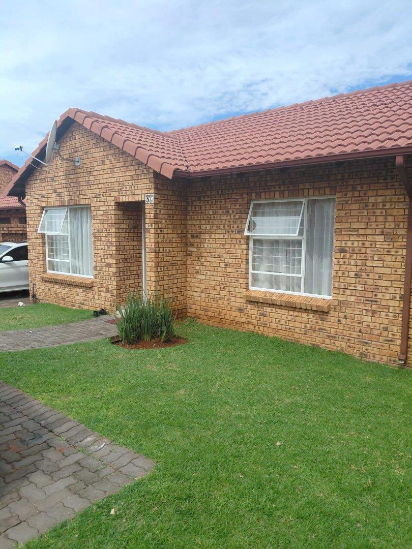 2 Bedroom Townhouse for Sale - Gauteng